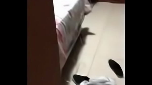 Filmando_escondido o irmão fudendo uma gata