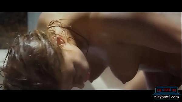 Czech babe with a big butt pussy licked and gives head 