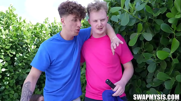 Play MP4 - Caught TP-ing&comma; Stepsis Takes Nerd&rsquo;s Cock in Her Pussy