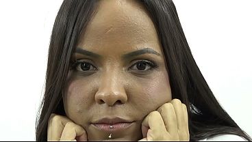 Depois que ela se separou, come&ccedil_ou a aparecer mais aqui em casa
