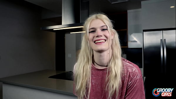 Play MP4 - GROOBYGIRLS&colon; Evie Doll is Back