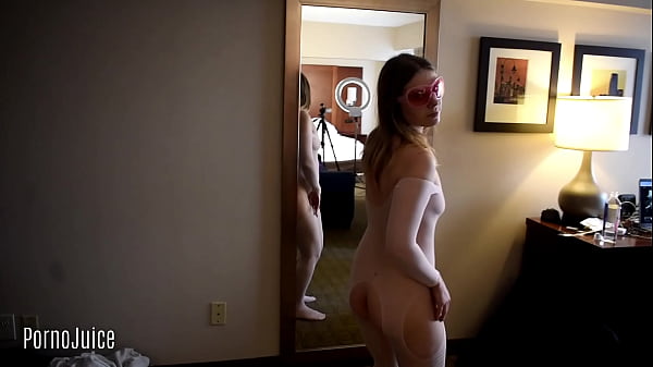 Memel Wilde Fingers Her Creampied Pussy thumbnail