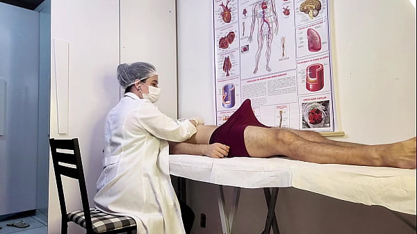 Paciente Não_Aguenta_e Fica Ereto na_Frente da Enfermeira Durante o Exame