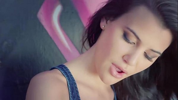 Sara Alina Let_SomebodyMusic Video