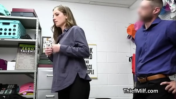 Business woman ends up sucking dick at the backroom 