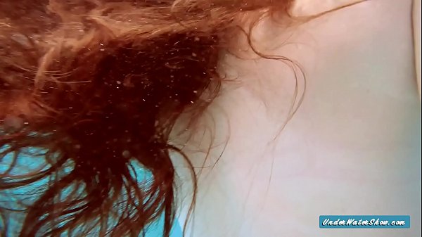 Perfect body teen Lola enjoys the moment