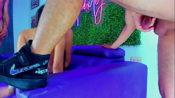 Nonton Petite Gets Her Throat Fucked Rough thumbnail