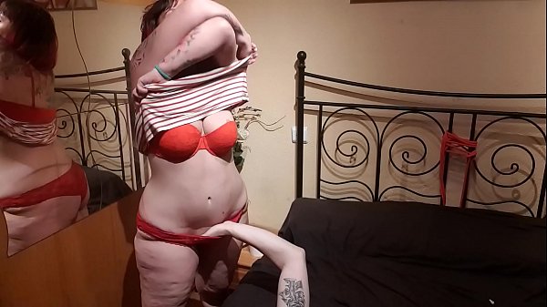 Play MP4 - LLEGU&Eacute; A CASA CALIENTE COMO UNA PERRA