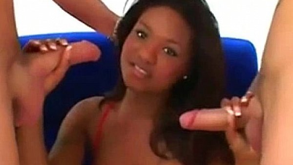 Nonton Beautiful Ebony In A Threesome thumbnail