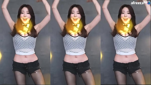 Korean_babe dancing on_stream