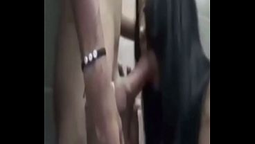 La Amiga De Mi Novia Me Dio Una Rica Mamada A Escondidas De Ella, Me Hizo Eyacular Toda Mi Leche thumbnail