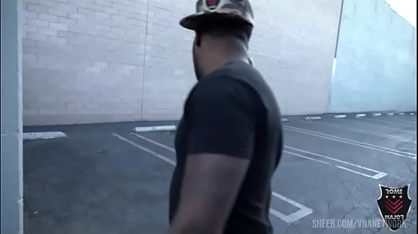 Rome major gives pony tails andi ray what she's looking 4 outsides