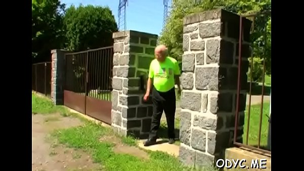 Appealing gf Gina deepthroats python 