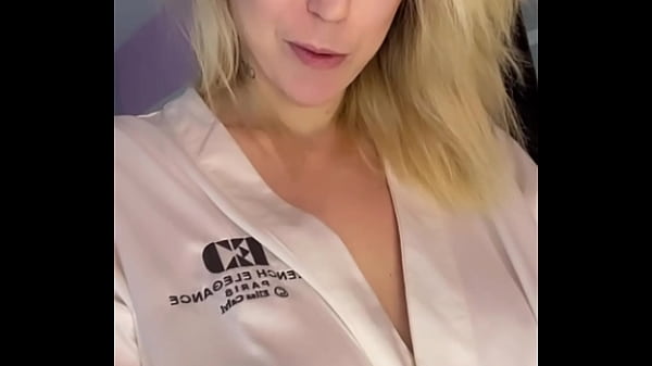 Teaser viens me voir sauter sur une bonne queue dans la douche j&rsquo;ai 