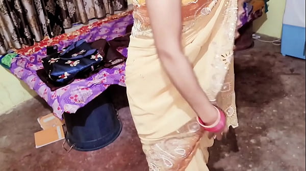 भाभी की जवानी देखकर मन पिघल गया और चोद रहा 