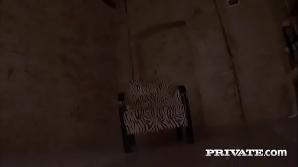 Nonton Al&iacute;z Gets Ready For A Dp Threesome thumbnail