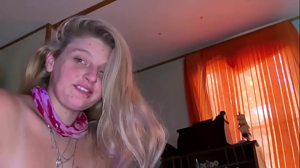 Play MP4 - Step daughter stayed home from school and this is what happend