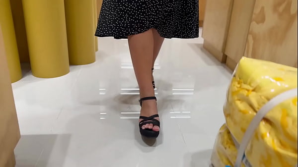 Nonton Footjob For A Stranger: He Bought A Hot Milf Shoes And She Satisfied His Desire To Cum On Her Feet thumbnail