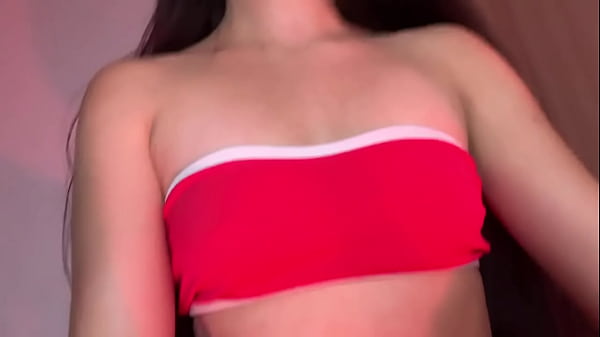 Teen gamer girl_fingers_herself