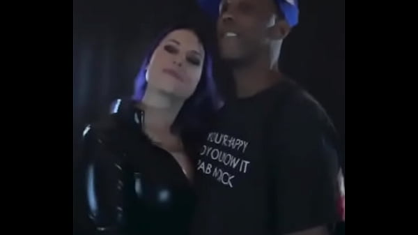 Met cuckoldressv at splash holy fuck she's sexy and her ass is hidden she couldn't even find it lmaooooo bullsandqueens 