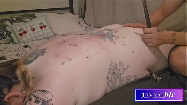 Revealme curvy babe massage hot wax back and tit drip fetish 