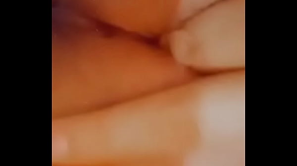 Perrita Me Manda Video Masturb&aacute;ndose Para Hacerme Antojar Tiene Una Conchita Super Rica thumbnail