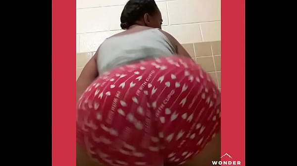 Twerking to my s.....