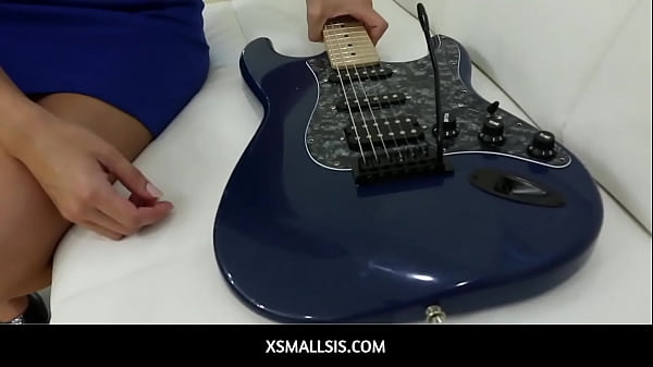 XsmallSis Ally Tate is too hot for stepbro