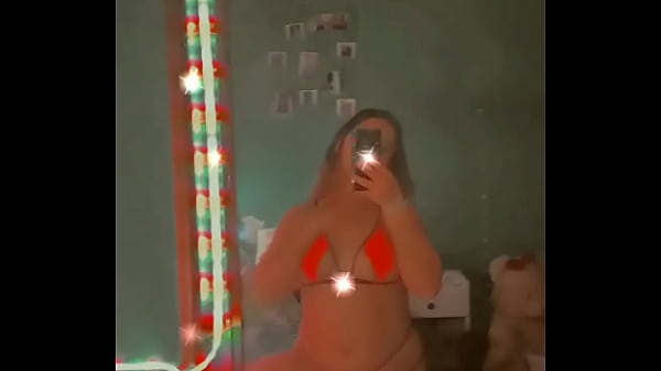 Modelando un conjunto de lenceria 