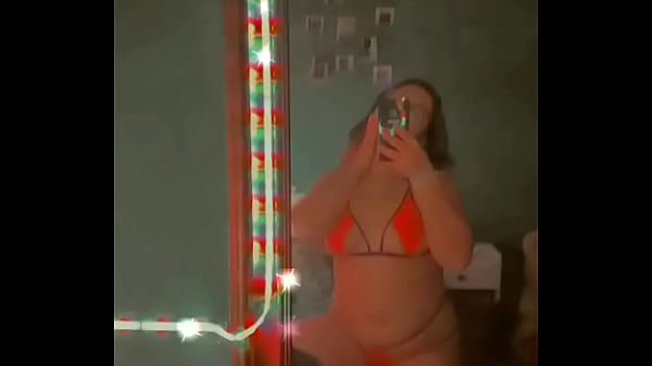 Modelando un conjunto de lenceria 