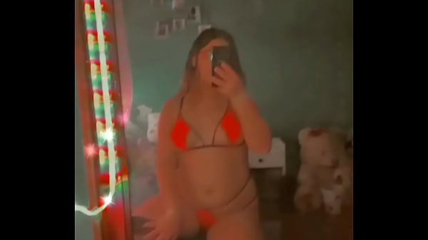 Modelando un conjunto de lenceria 