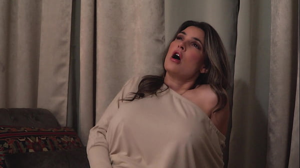 Texting got so hot she had to cum 