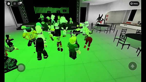 Nonton Dan&ccedil;ando Cm As Putas thumbnail