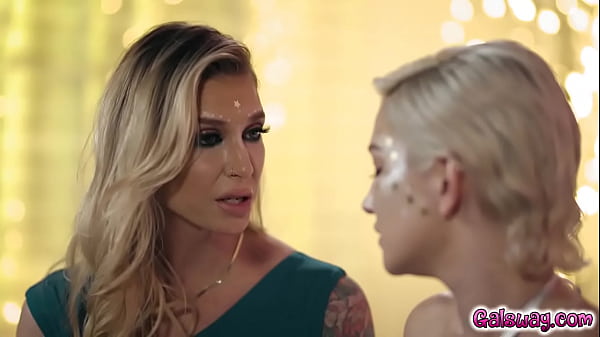 Galsway.com - Brooke Banner and_Skye Blue can't refuse_each other's lust