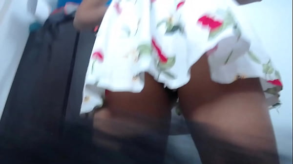 Play MP4 - Mi esposo se corrio en los tacones altos de mi hermastra y la hizo limpiarlos con su lengua&comma; chupamos sus dedos de los pies