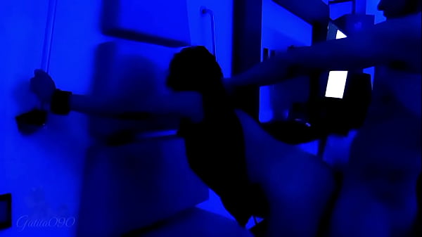 Por andar de perra caliente me castiga le digo que me bata la leche del cornudo 