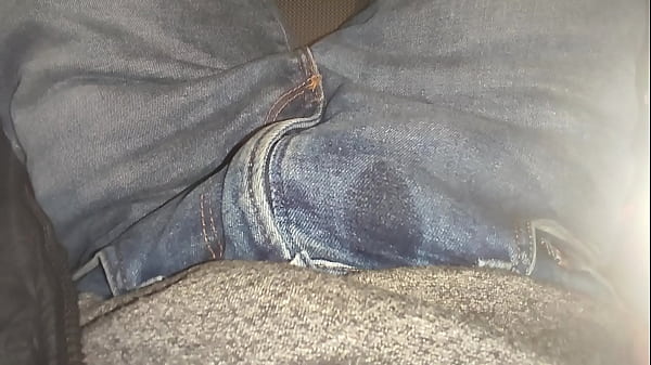 Play MP4 - Peeing in my car-attempt1