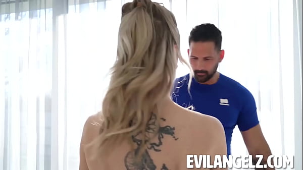 Play MP4 - Gaping MILF Lorenzo Viota&comma; Angie Lynx