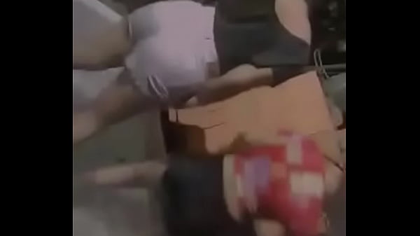 Nonton Novinhas Rebolando Mostrando A Rabiola Grande thumbnail