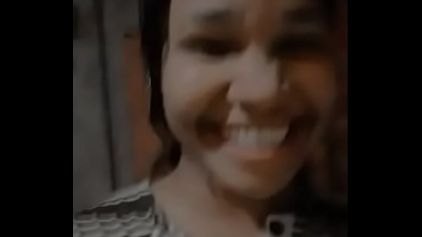 as primas novinhas toda piriguete e safadinha mostrando o rabo gostoso