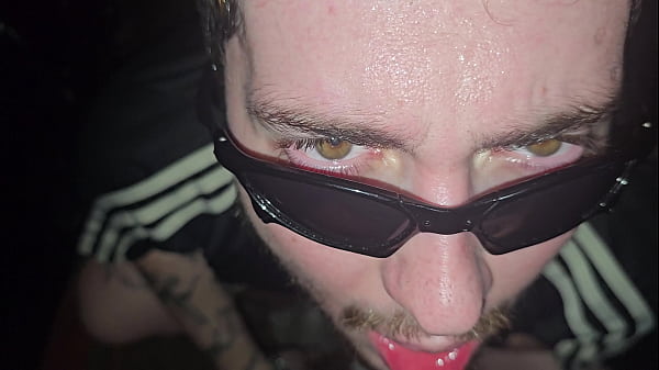 Tatuado Entrou No Dark Room Para Foder E Levou Muita Pica No Cu E Na Boca. thumbnail