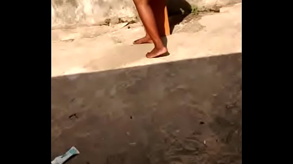 ebony girlf showing her booty tities & pussy 