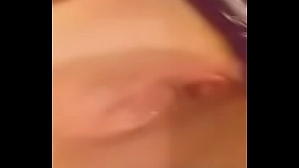 Nonton Tight And Wet thumbnail