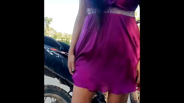 Esposa infiel se deja follar en el monte 