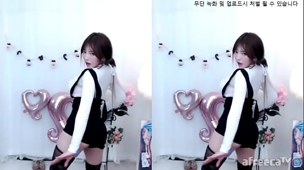 Big Boobs Korean Dancing thumbnail