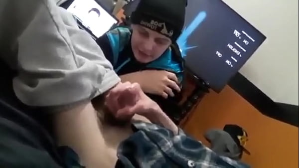 Play MP4 - Good buddy sucks me off and takes my load