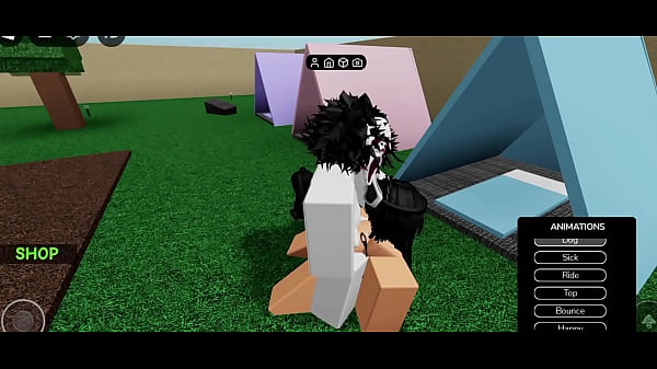 Minha amiga &eacute; fudida em uma tenda azul 