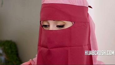 Nonton She Was Trying To Get To Genie At The Bottom, But She Drenched In Cum - Violet Voss, Josh Rivers thumbnail