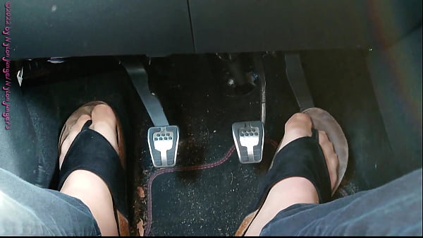 Nylon feet and toe separators in the car 