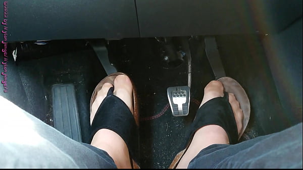 Nylon feet and_toe separators in the car